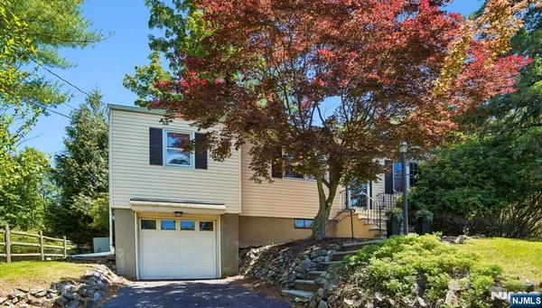 $639,000 | 74 Minnehaha Boulevard, Oakland, NJ 07436
