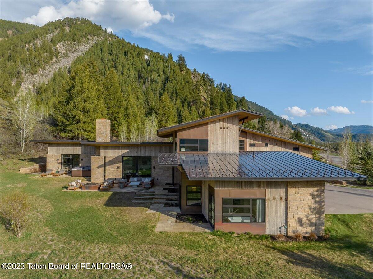 Mountain Contemporary Living