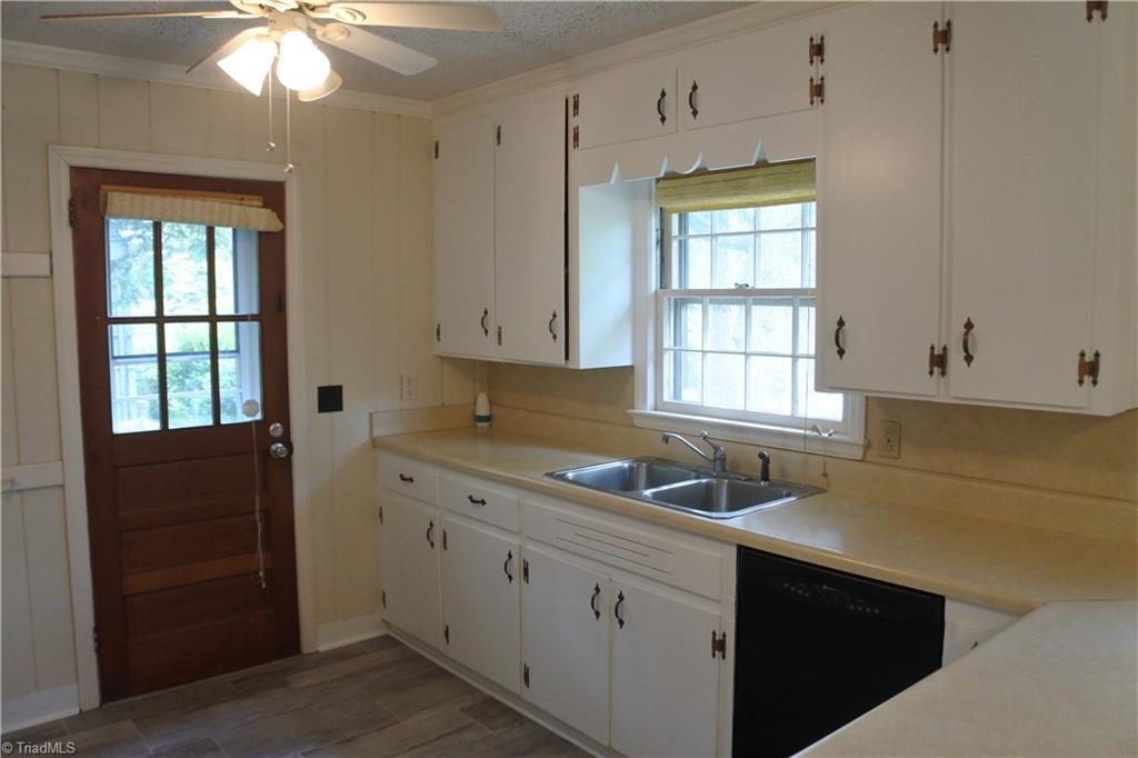 1523 Sharon Road Winston-Salem, NC 27103 - Photo 13 of 21 Gallery Image 13