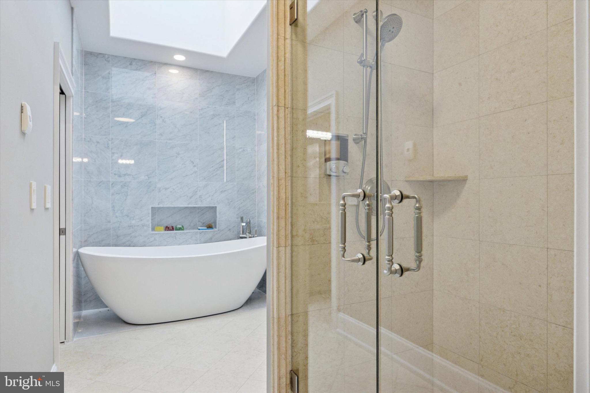 631 Harts Ridge Road Conshohocken, PA 19428 - Photo 34 of 62 a bathroom with a bathtub and shower