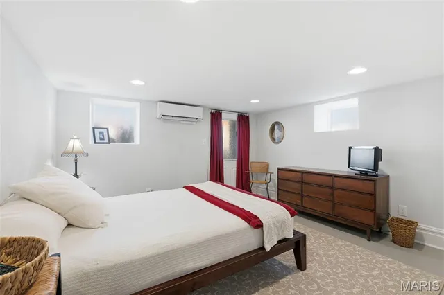 $296,000 | 4236 Swan Avenue, St. Louis, MO 63110