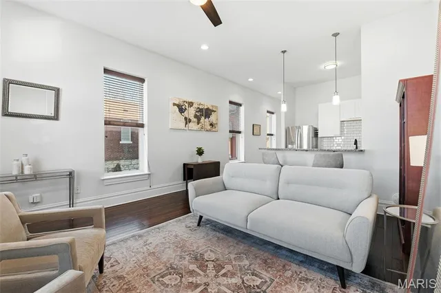 $296,000 | 4236 Swan Avenue, St. Louis, MO 63110