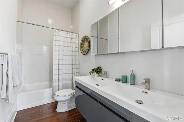 $296,000 | 4236 Swan Avenue, St. Louis, MO 63110