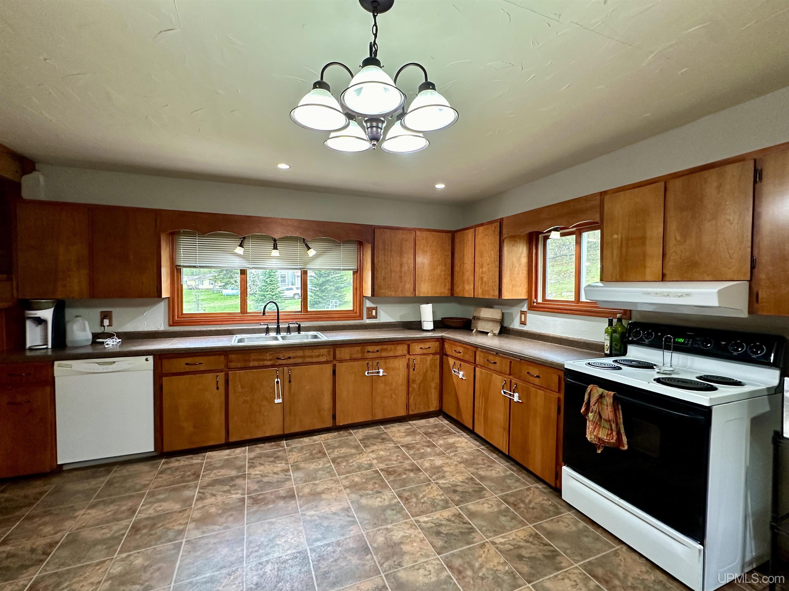 167 Valley Road Negaunee, MI 49866 - Photo 7 of 72 Gallery Image 7