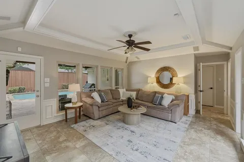 $929,900 | 9510 Hill View Drive, Dallas, TX 75231