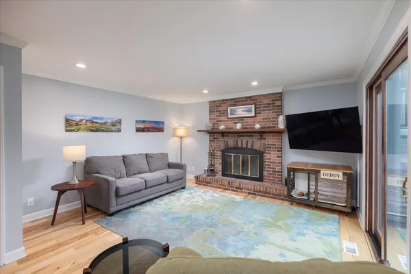 $649,000 | 208 South Birchwood Drive, Naperville, IL 60540
