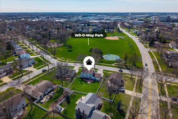 $649,000 | 208 South Birchwood Drive, Naperville, IL 60540