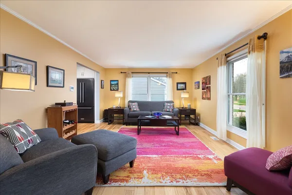 $649,000 | 208 South Birchwood Drive, Naperville, IL 60540