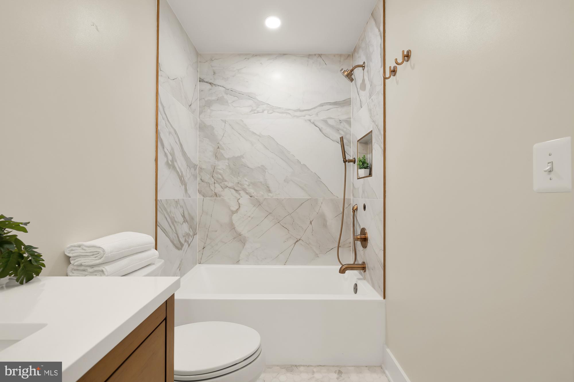 802 21st Street Northeast, Unit 3PH Washington, DC 20002 - Photo 20 of 46 Full Bath