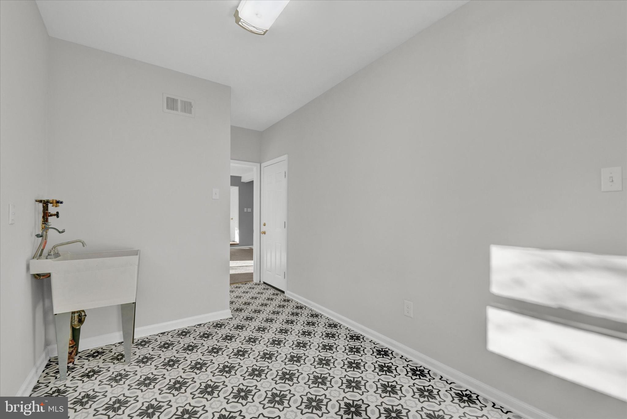 424 Falcon Road Norristown, PA 19403 - Photo 13 of 27 Gallery Image 13