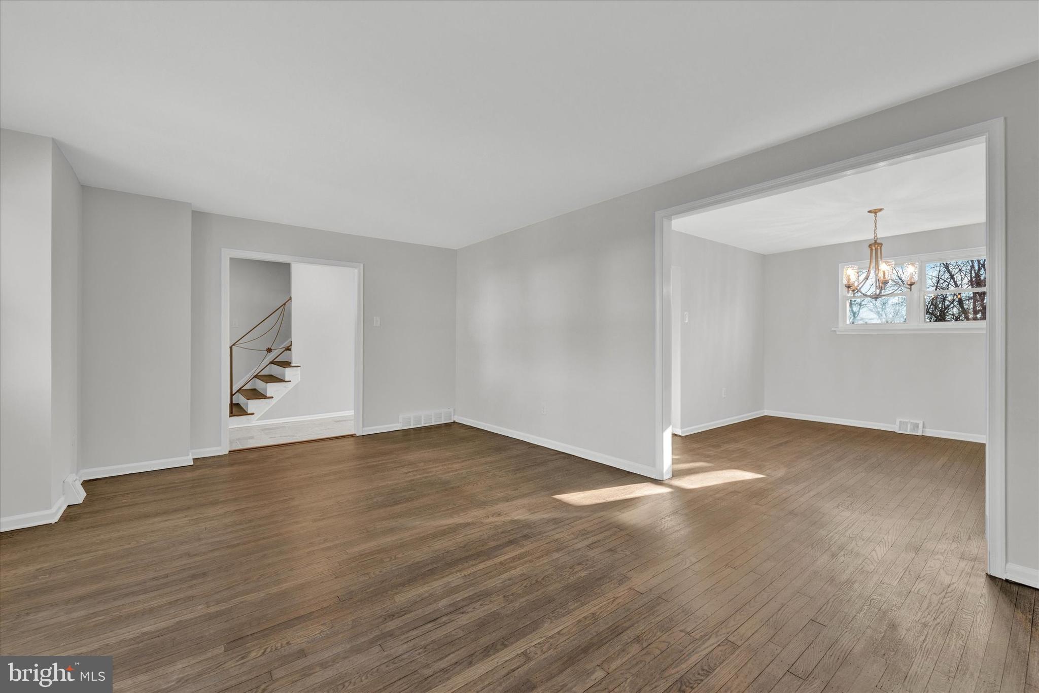 424 Falcon Road Norristown, PA 19403 - Photo 3 of 27 Gallery Image 3