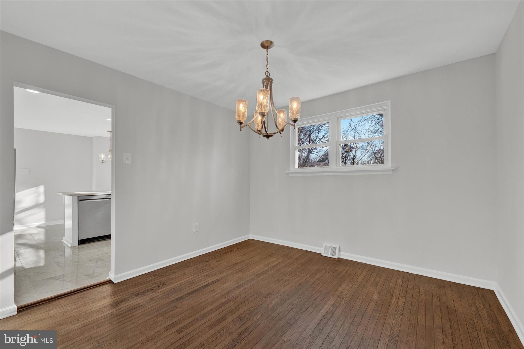 424 Falcon Road Norristown, PA 19403 - Photo 6 of 27 Gallery Image 6
