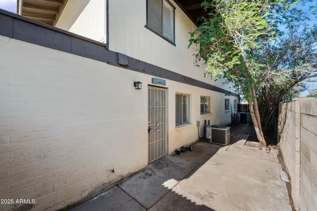 $1,090 | 336 West 5th Place, Mesa, AZ 85201