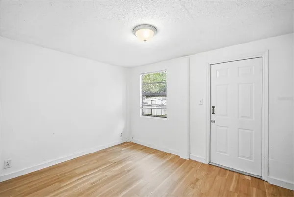 $1,995 | 10019 North Jasmine Avenue, Tampa, FL 33612