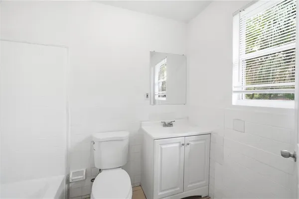 $1,995 | 10019 North Jasmine Avenue, Tampa, FL 33612