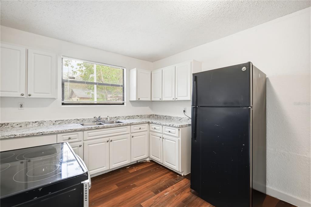 10019 North Jasmine Avenue Tampa, FL 33612 - Photo 8 of 23