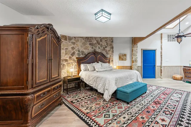 $1,200,000 | 692 Private Road 5937, Emory, TX 75440