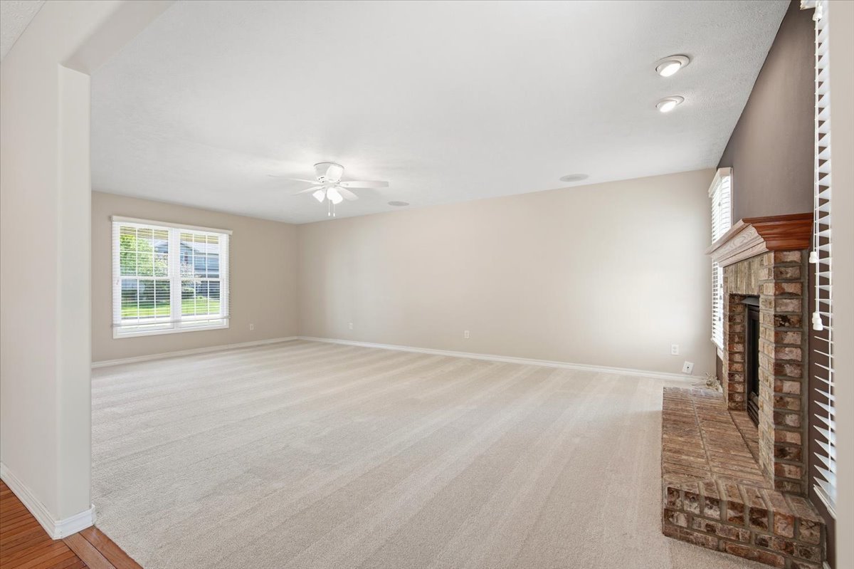 3180 Red Jasper Street Normal, IL 61761 - Photo 5 of 32