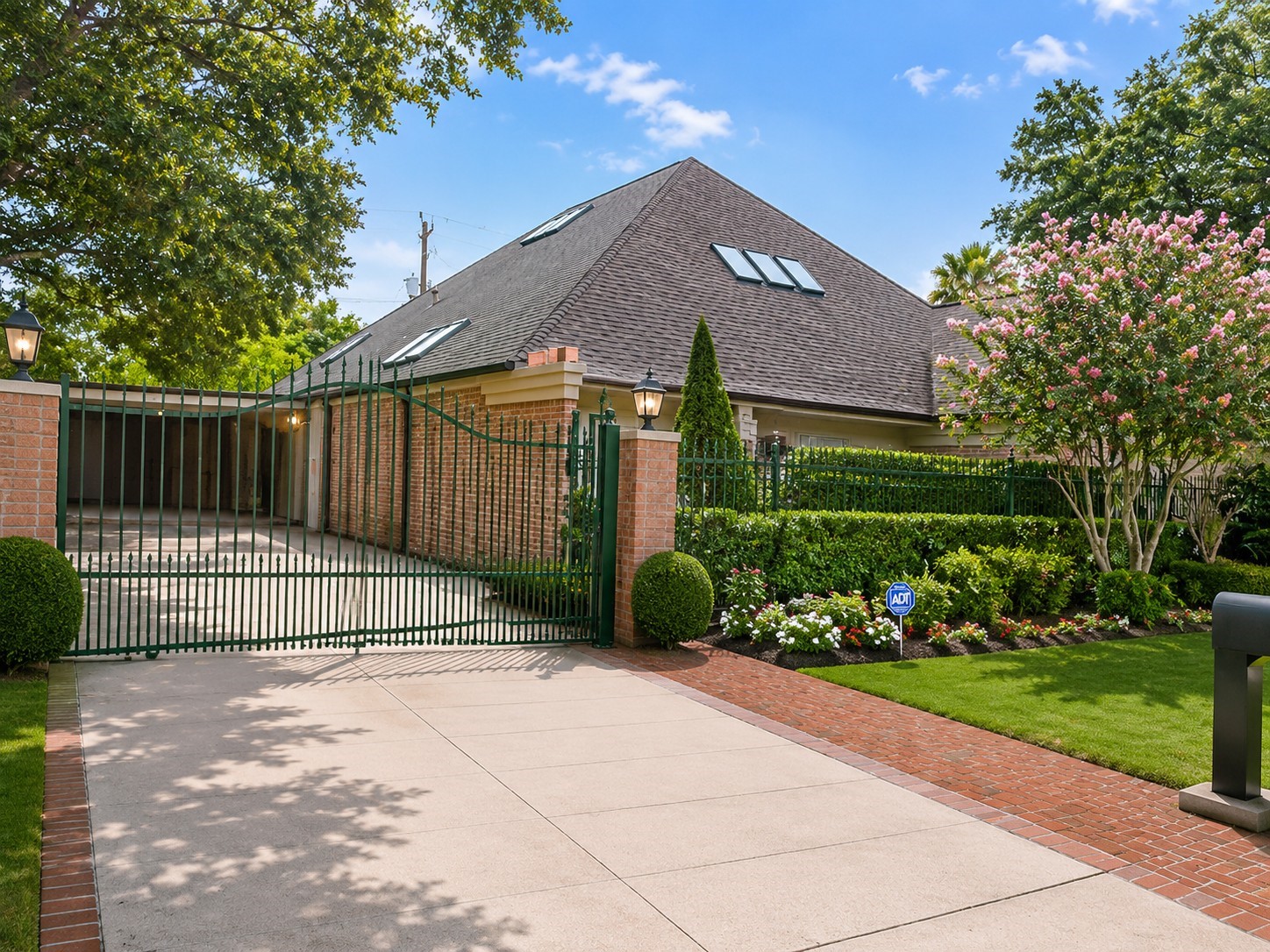 4910 Imogene Street Houston, TX 77096 - Photo 31 of 31 Virtually reimagined to inspire design possibilities