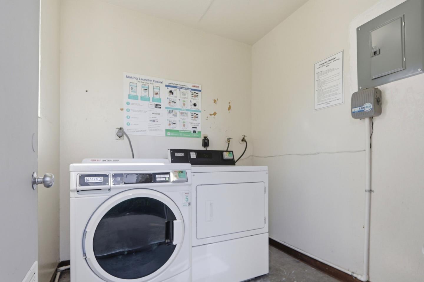 1085 Reed Avenue, Unit D Sunnyvale, CA 94086 - Photo 24 of 32 a utility room with dryer and washer