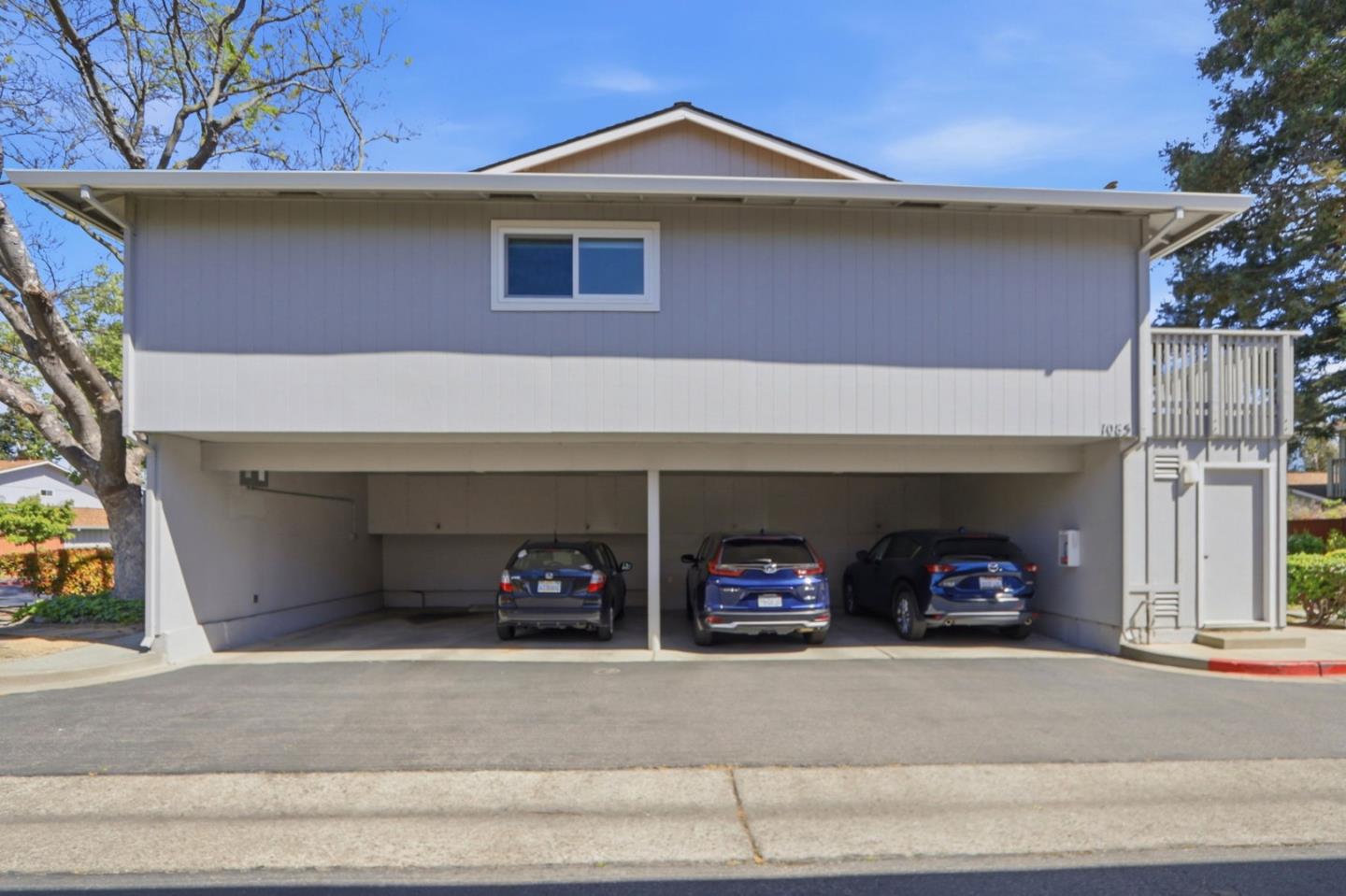 1085 Reed Avenue, Unit D Sunnyvale, CA 94086 - Photo 28 of 32 a view of a car garage
