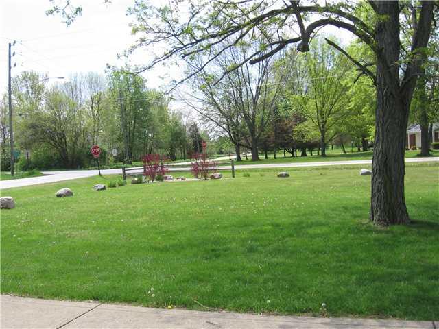 8410 South Franklin Road Indianapolis, IN 46259 - Photo 3 of 12 Gallery Image 3