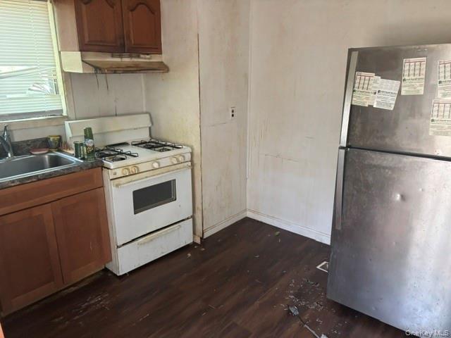 427 Doctors Path Riverhead, NY 11901 - Photo 7 of 11