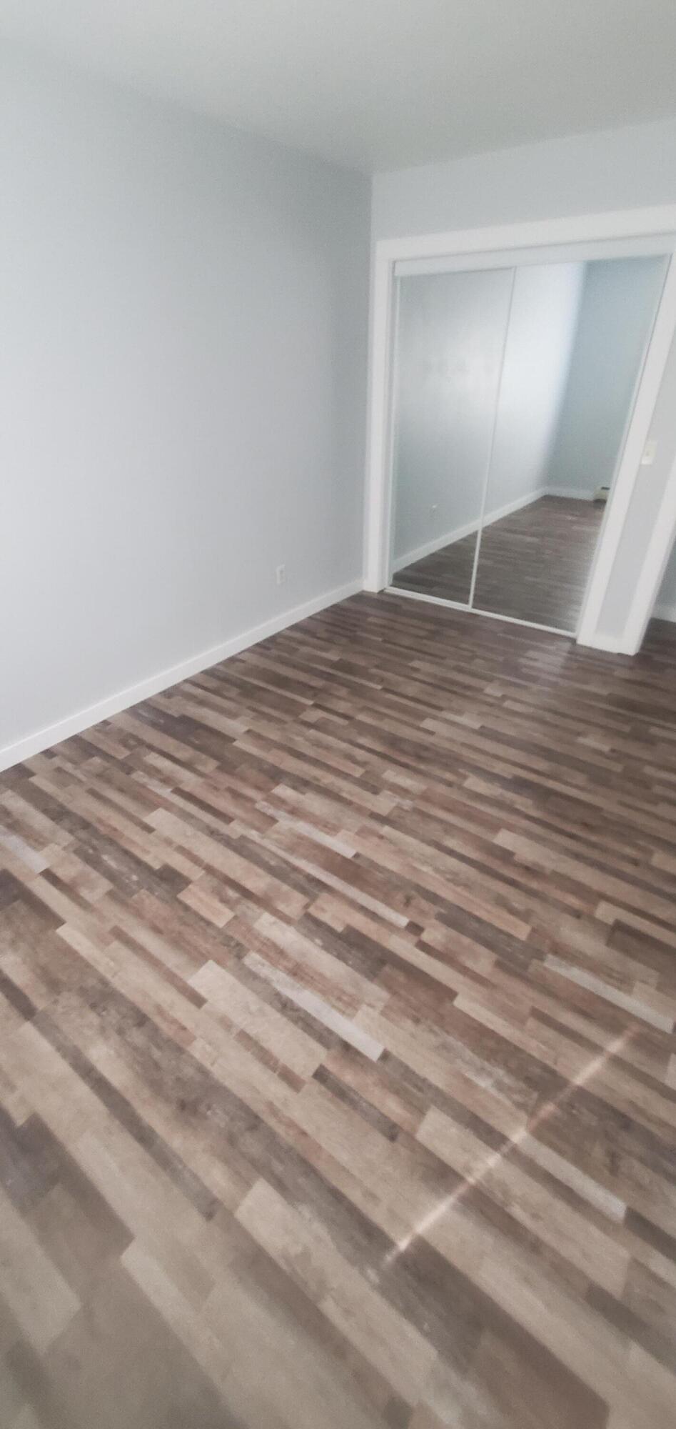 913 7th Street South La Crosse, WI 54601 - Photo 7 of 24 921 7th