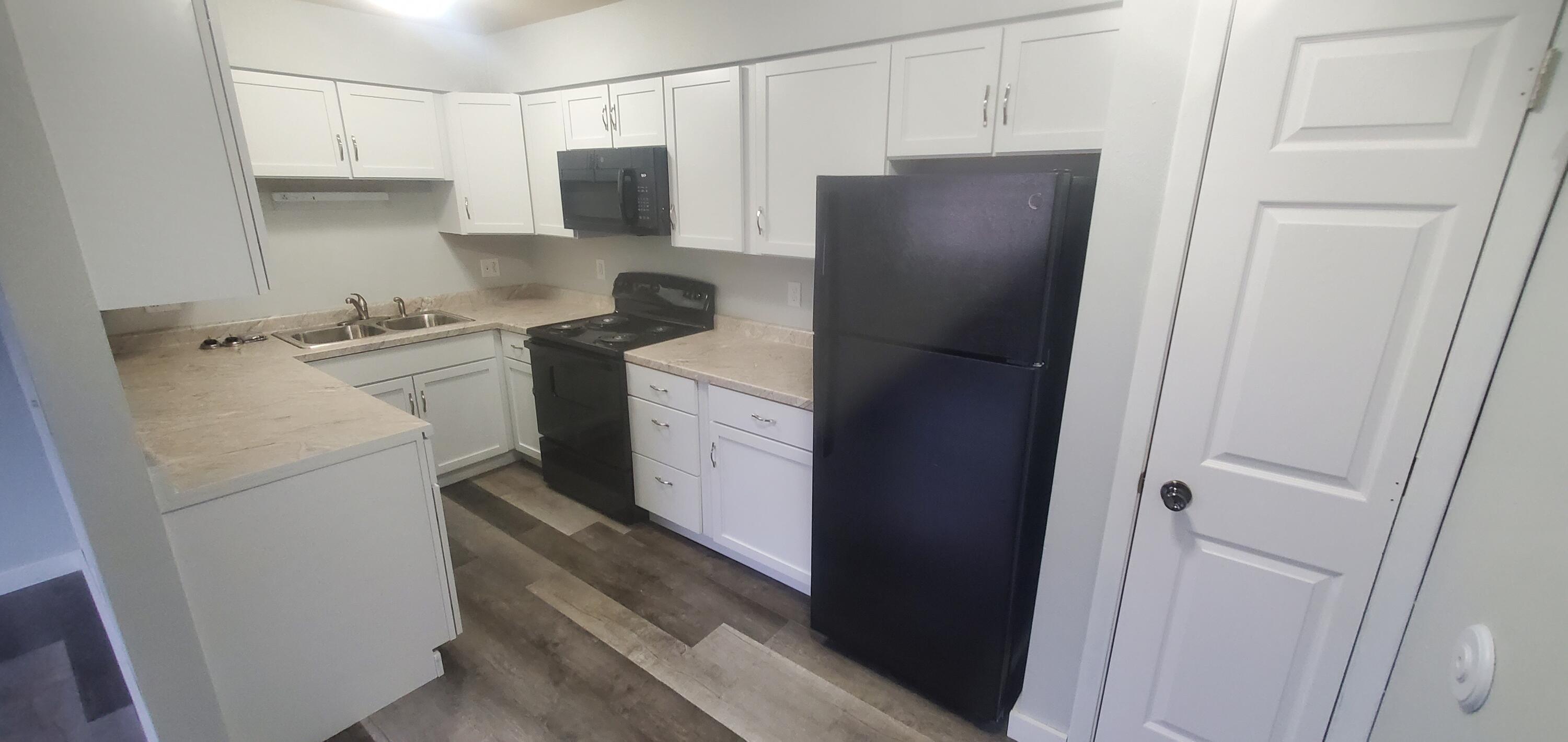 913 7th Street South La Crosse, WI 54601 - Photo 8 of 24 921 7th