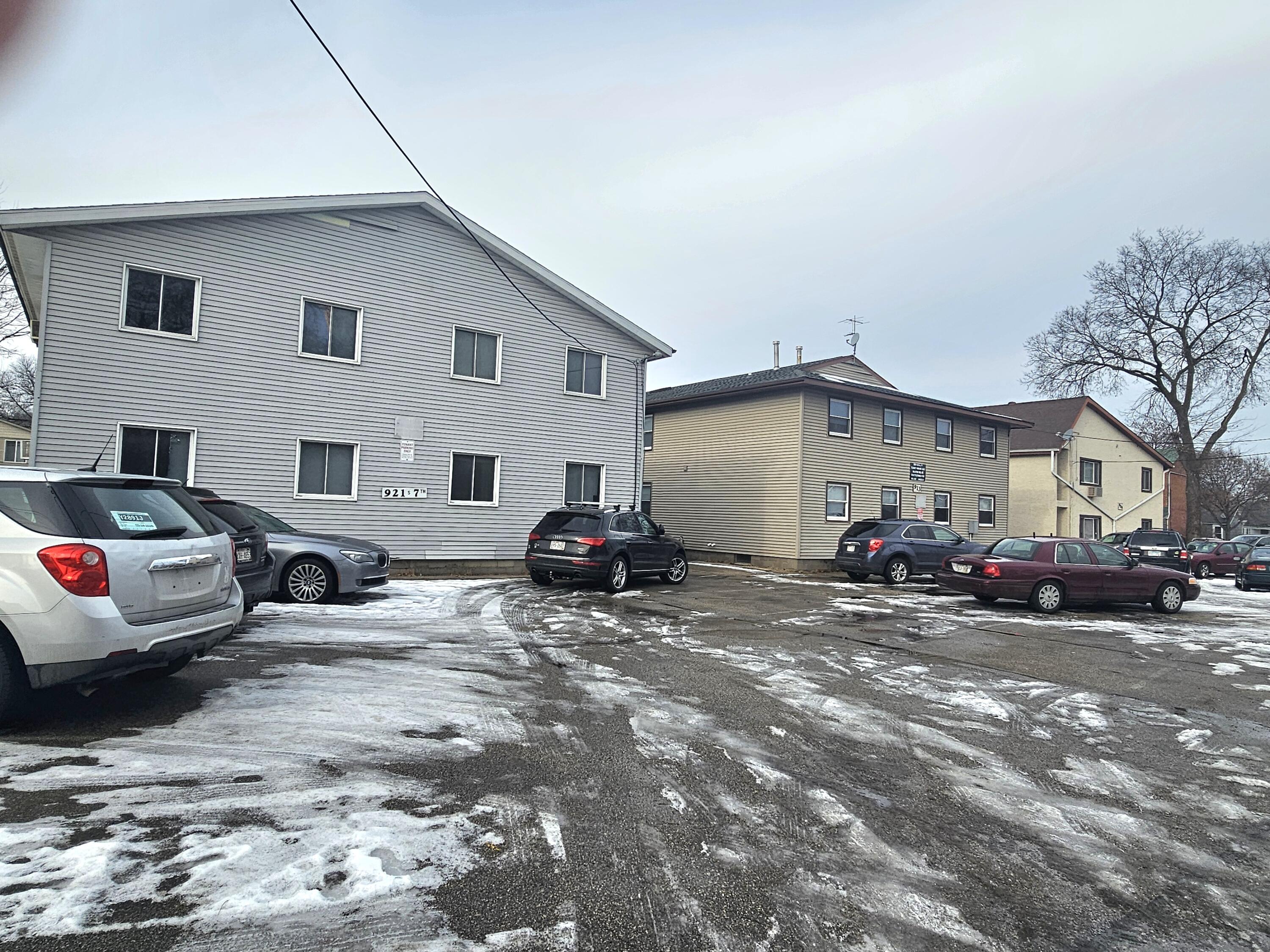 913 7th Street South La Crosse, WI 54601 - Photo 2 of 24 7th street parking