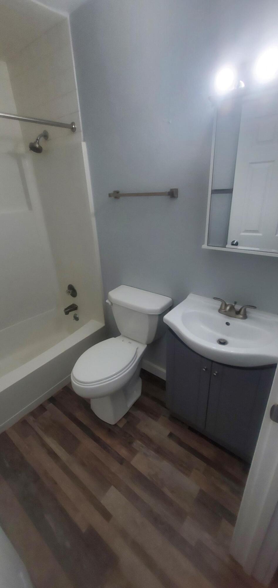 913 7th Street South La Crosse, WI 54601 - Photo 6 of 24 921 7th