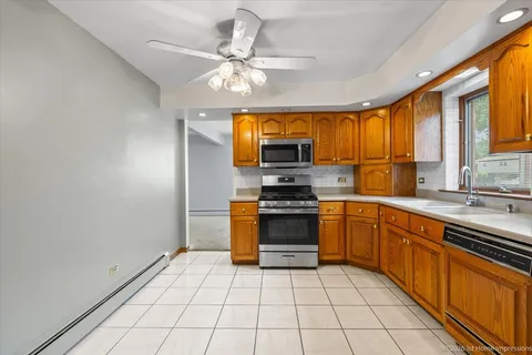 $399,000 | 9600 Mayfield Avenue, Oak Lawn, IL 60453