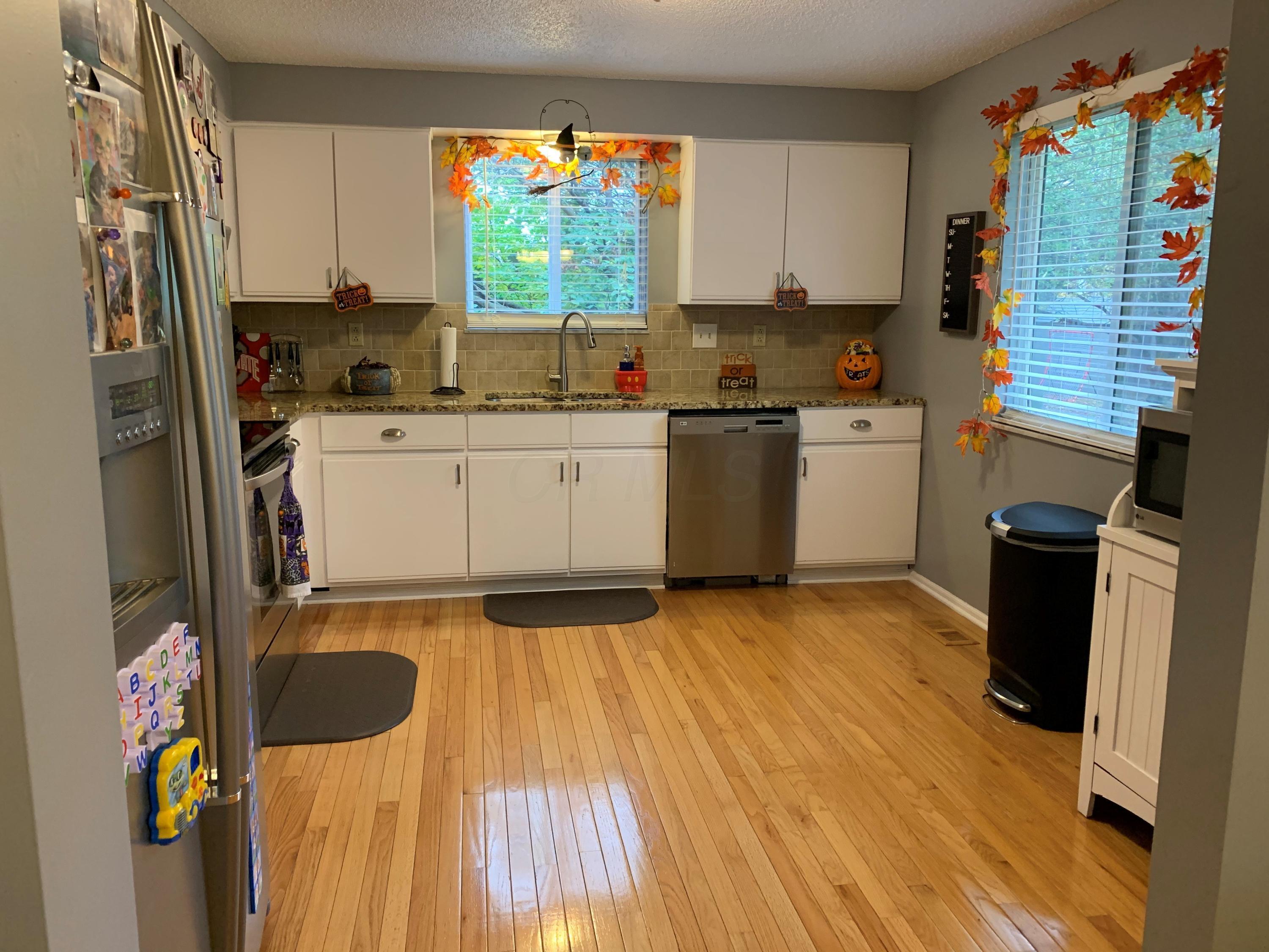 1574 Raspberry Court Columbus, OH 43204 - Photo 6 of 15 Gallery Image 6