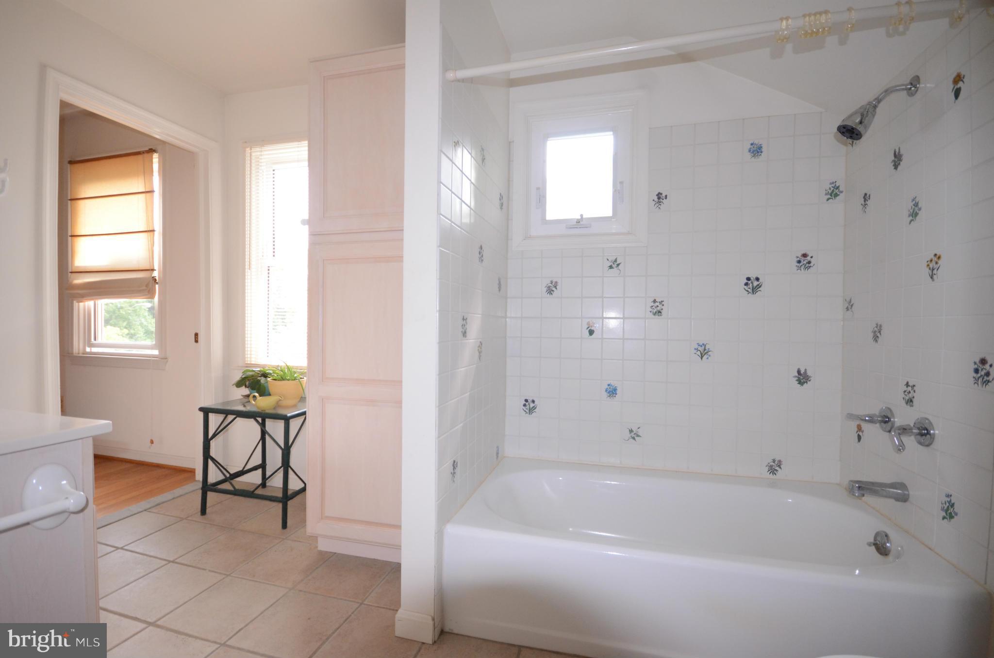 2707 Cheswolde Road Baltimore, MD 21209 - Photo 20 of 26 Bath (Master)