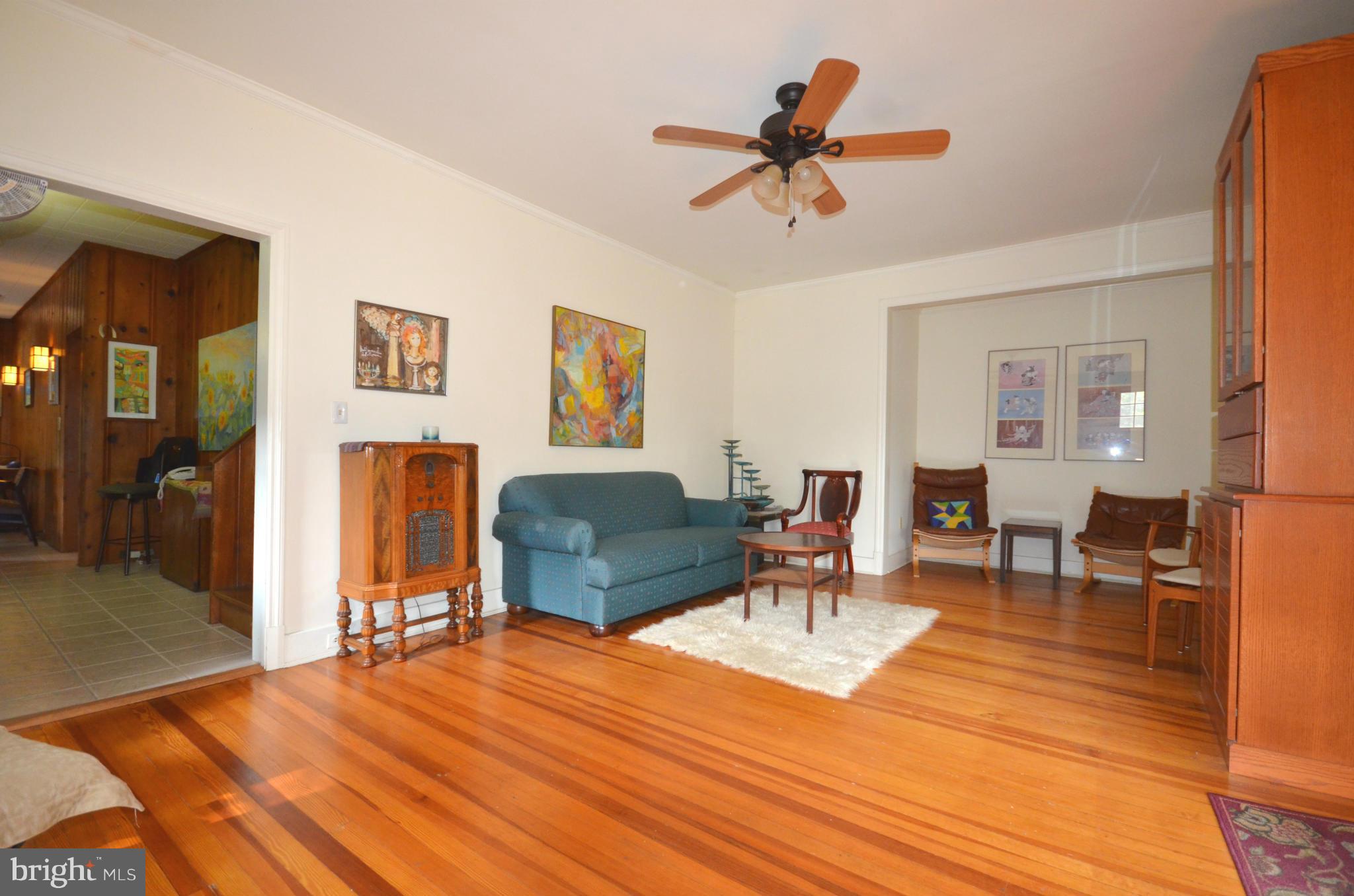 2707 Cheswolde Road Baltimore, MD 21209 - Photo 5 of 26 Living Room