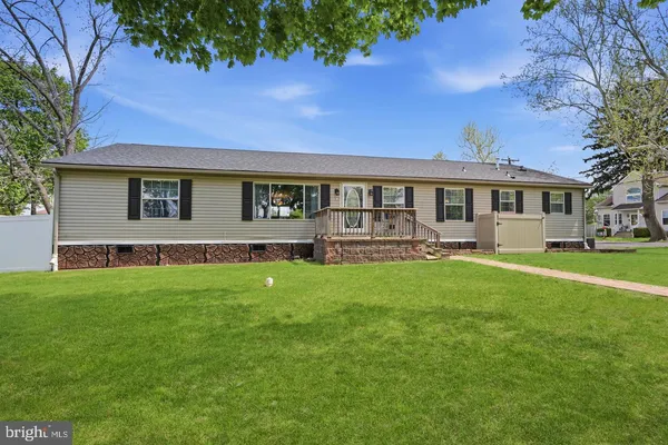 $2,900 | 1137 2nd Avenue, Croydon, PA 19021