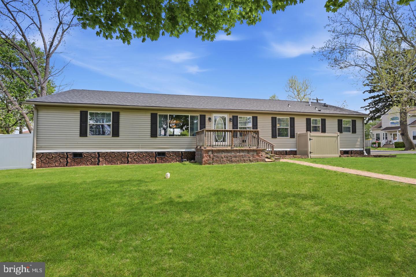 1137 2nd Avenue Croydon, PA 19021 - Photo 1 of 37