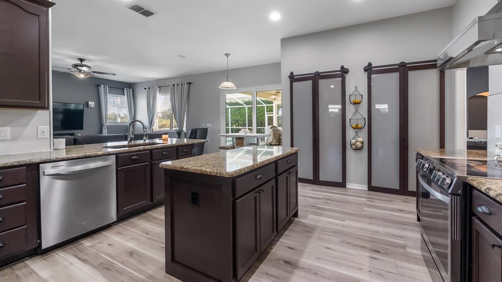 7351 Spring Mountain Lane Yalaha, FL 34797 - Photo 15 of 61