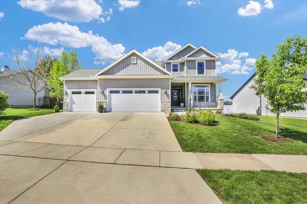 $575,000 | 1403 Golden Rod Drive, Mahomet, IL 61853