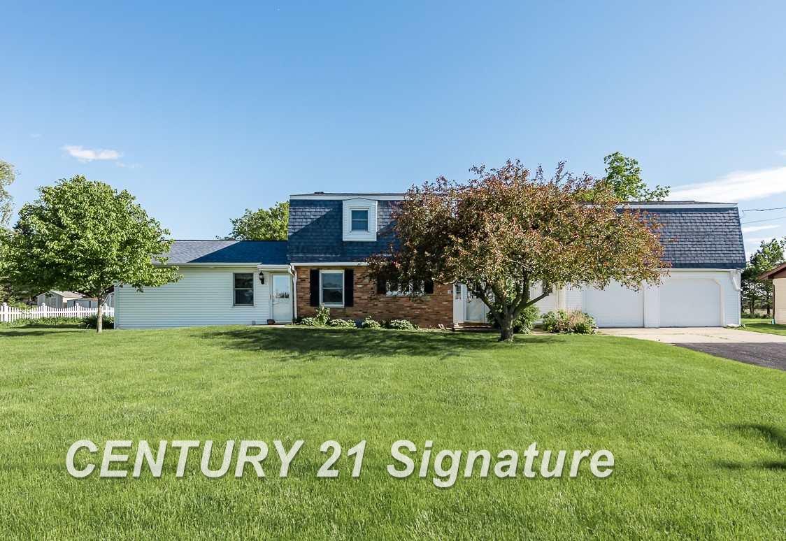 9045 Pierce Road Freeland, MI 48623 - Photo 1 of 30