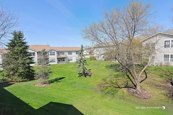 $203,900 | 1244 North Red Oak Circle, Unit 3, Round Lake Beach, IL 60073