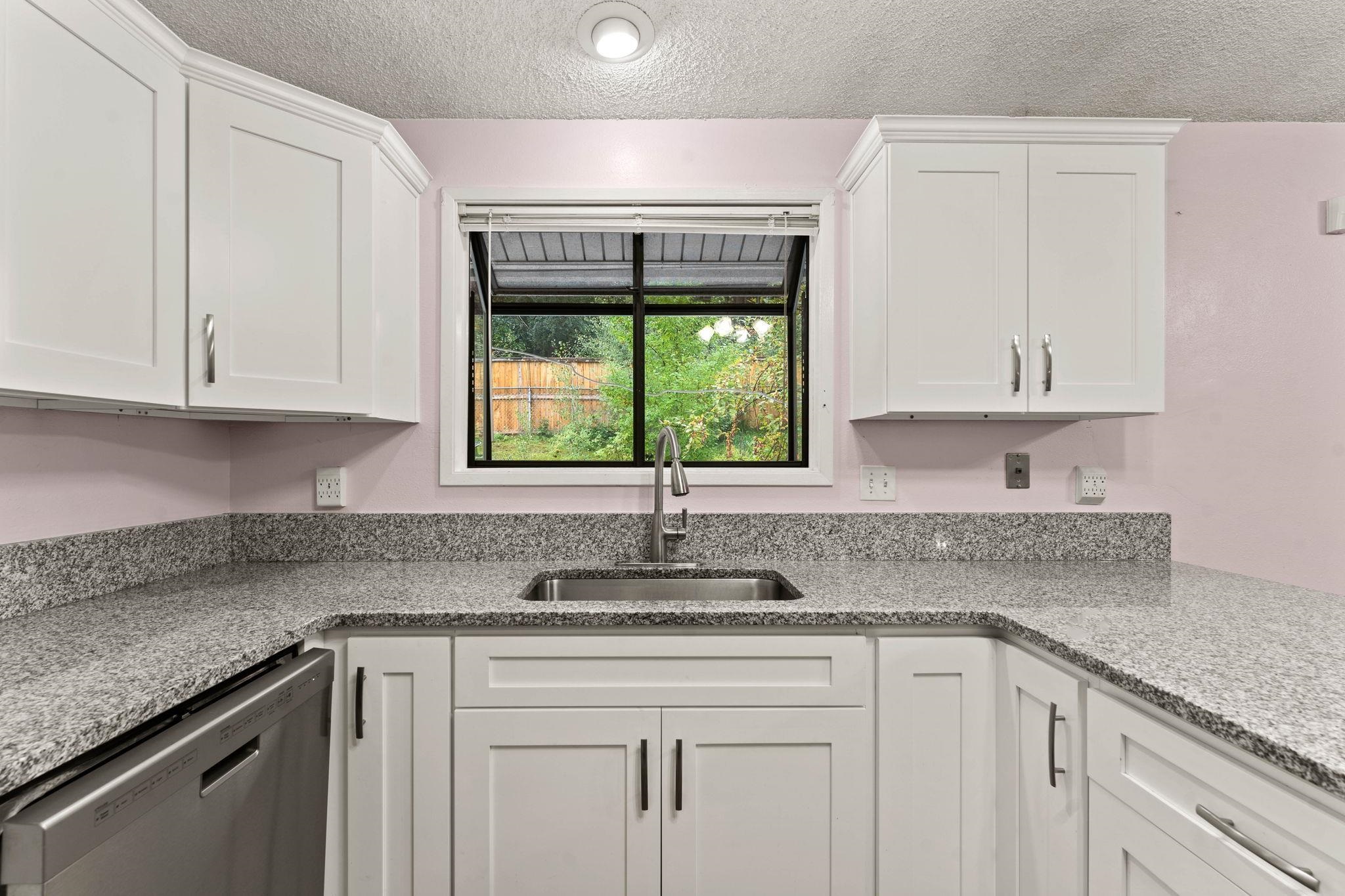 1023 South Edgerton Road Spokane Valley, WA 99212 - Photo 6 of 43