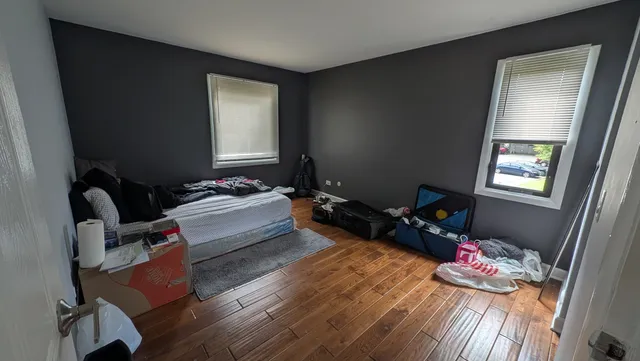 a view of a kitchen and dining room