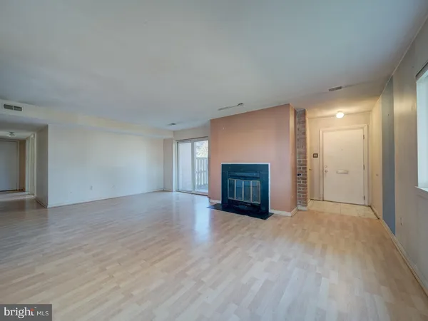 $299,900 | 3459 Summit Court Northeast, Unit 3459, Washington, DC 20018