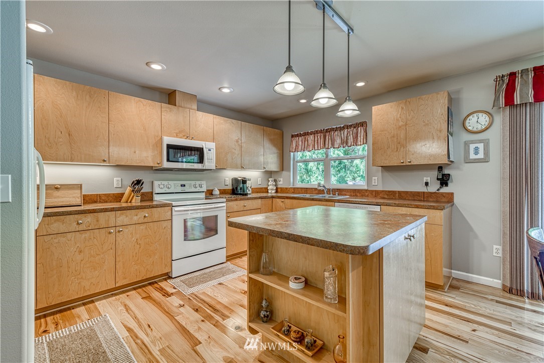 15040 Sidney Road Southwest Port Orchard, WA 98367 - Photo 18 of 36 Gallery Image 18