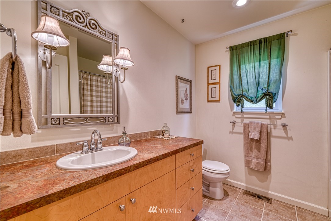 15040 Sidney Road Southwest Port Orchard, WA 98367 - Photo 28 of 36 Gallery Image 28
