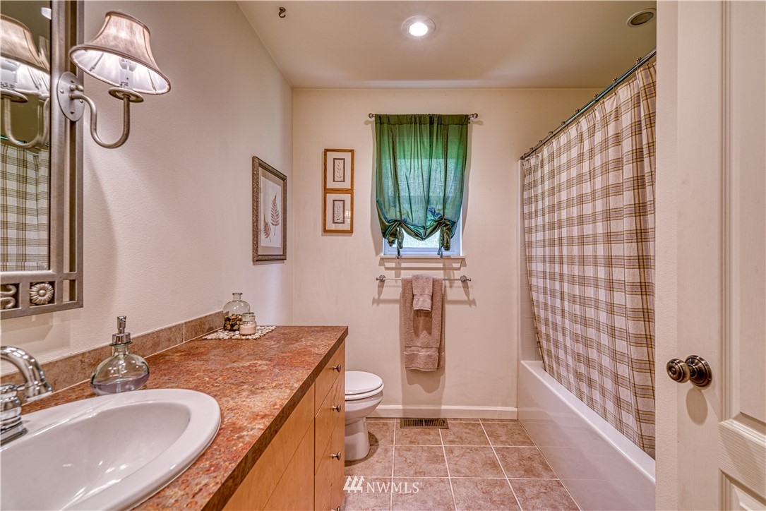 15040 Sidney Road Southwest Port Orchard, WA 98367 - Photo 29 of 36 Gallery Image 29