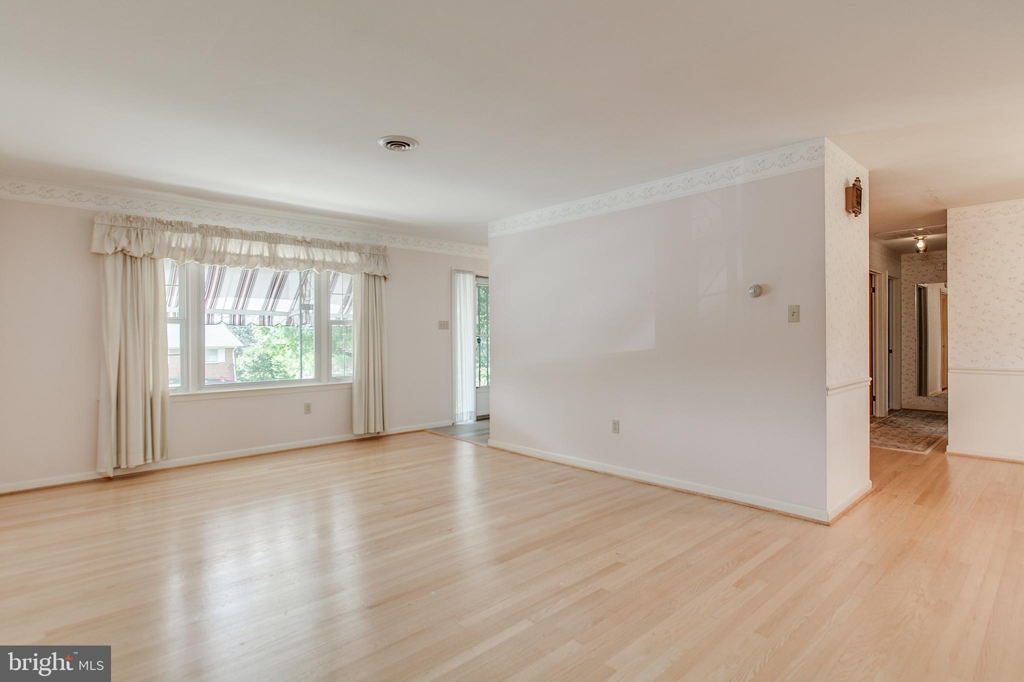13831 Northcrest Road Hagerstown, MD 21742 - Photo 4 of 37 Living Room with HW Floors