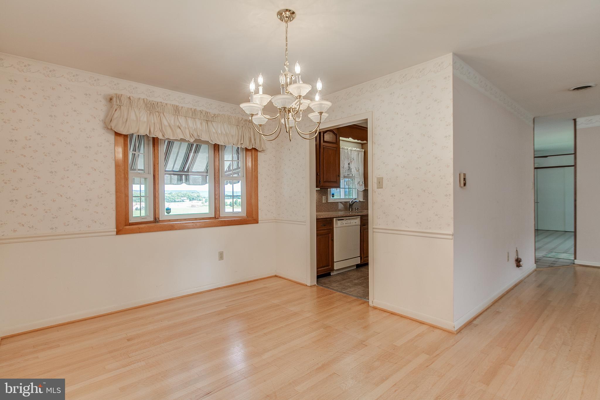 13831 Northcrest Road Hagerstown, MD 21742 - Photo 8 of 37 Dining Room to Kitchen