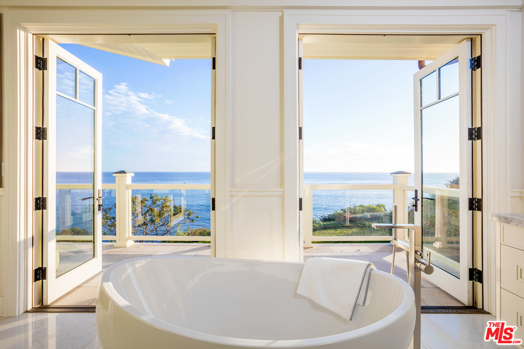 33740 Pacific Coast Highway Malibu, CA 90265 - Photo 15 of 31